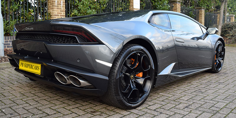 Hire a Lamborghini Huracan